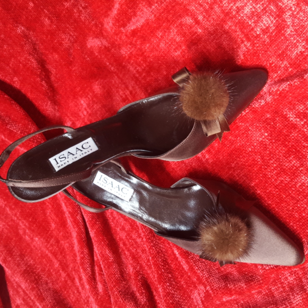 NWOT ISAAC Brown silk evening shoes